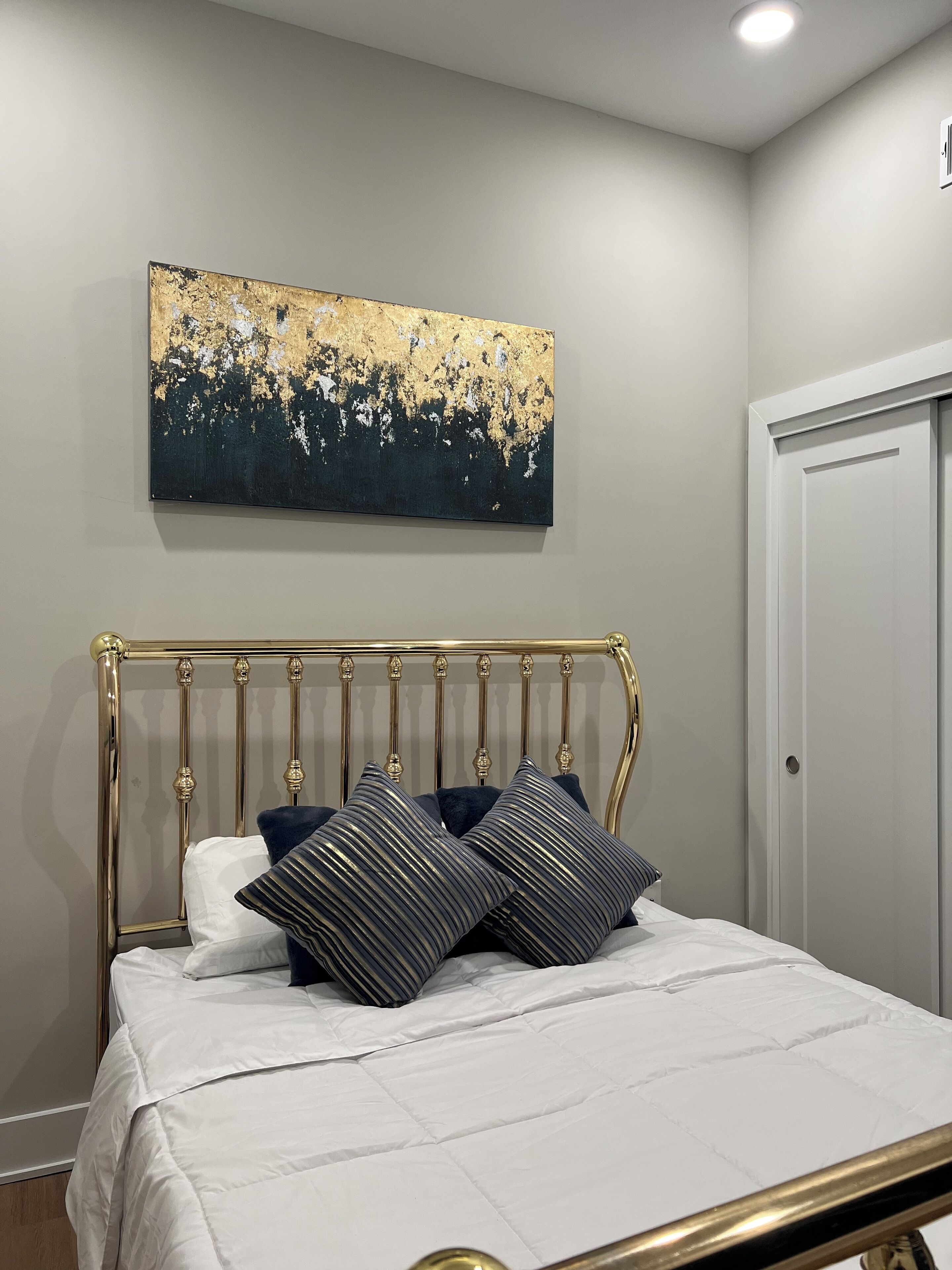 2 quartos, ferros/tábuas de passar roupa, Wi-Fi, roupa de cama