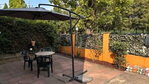 Outdoor dining - Terrace, Baby crib, Fast WLAN, Quiet location (Offenbach am Main)