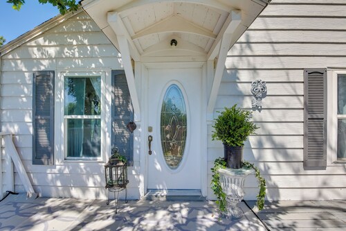 Gillette Adventure Base 1 Mi to Historic Downtown!