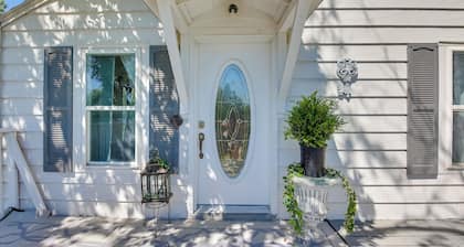 Gillette Adventure Base 1 Mi to Historic Downtown!