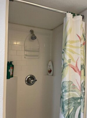 Shower, hair dryer, towels, soap - Charming Tiny House
 (Wylie)