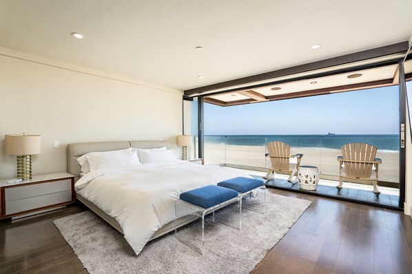 4 habitaciones, tabla de planchar con plancha, wifi y ropa de cama 