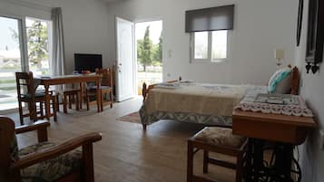 1 bedroom, free WiFi, bed sheets