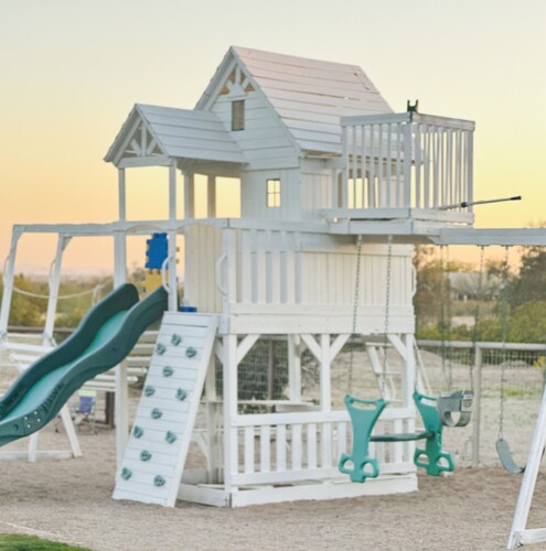 Brick Farmhouse with amazing Mountain View, city views on acreage pet friendly 