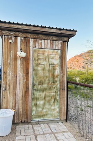 Property grounds - Brick Farmhouse with amazing Mountain View, city views on acreage pet friendly  (Casa Grande)