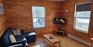 Smart TV - 2 bedroom Cottage (York)