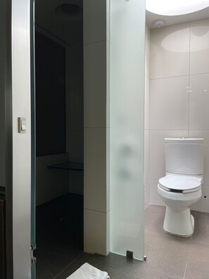 Vila Standar | Kamar mandi