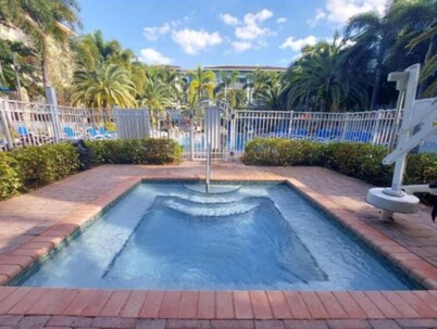 Relaxing Luxurious Suite - in Weston, FL