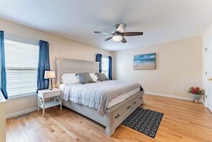 4 bedrooms, iron/ironing board, free WiFi, bed sheets