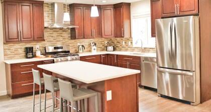 Charming, Brand New Home in Greenlake, 4br3ba