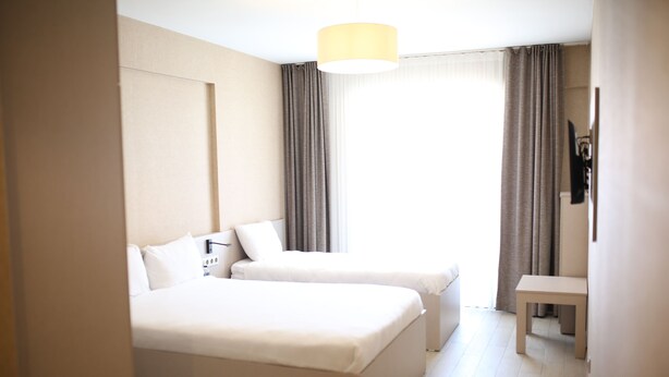 Phòng (Triple Room)