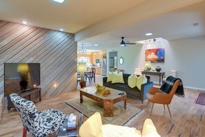 TV, fireplace, DVD player, books - Serene Buffalo Gap Oasis on 4 Secluded Acres! (Buffalo Gap)