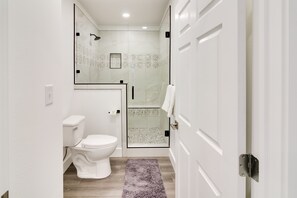 Free toiletries, hair dryer, towels - Serene Buffalo Gap Oasis on 4 Secluded Acres! (Buffalo Gap)