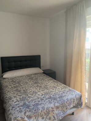 4 Schlafzimmer, Schreibtisch, Bügeleisen/Bügelbrett, WLAN