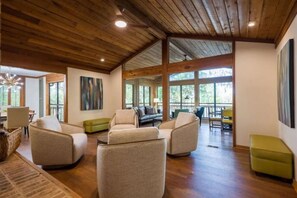 Smart TV, fireplace, offices