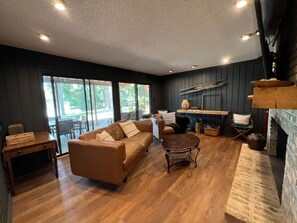 Smart-TV, peis og kontorer