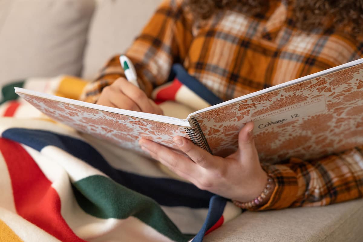 1 sovrum, individuell inredning, unika möbler och ljudisolering