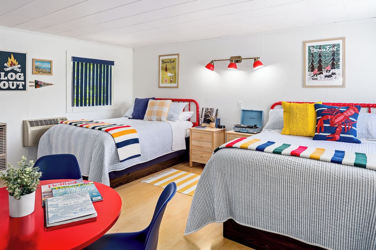 Traditionell stuga - 2 dubbelsängar - kök | 1 sovrum, individuell inredning, unika möbler och ljudisolering