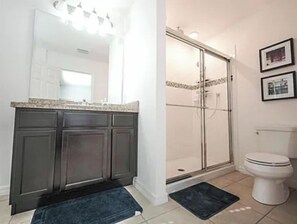 Bathroom - Beautiful home 4 (Davenport)
