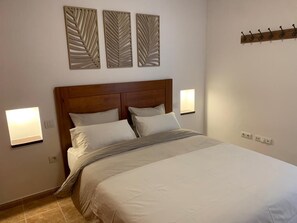 1 bedroom, iron/ironing board, travel cot, free WiFi