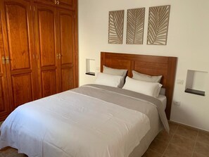 1 bedroom, iron/ironing board, travel crib, free WiFi - CASA del CHARCO 2.1 (Arrecife)