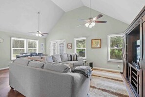 Smart TV - Zona’s home (Whitney)