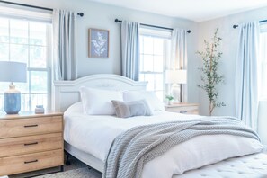 3 soverom, skrivebord, strykejern/-brett og wi-fi (inkludert)