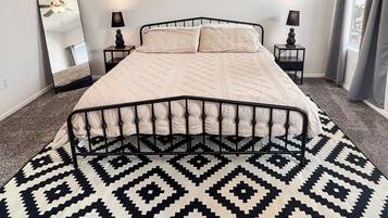 3 bedrooms, desk, iron/ironing board, free WiFi