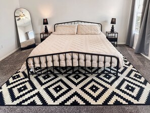 3 bedrooms, desk, iron/ironing board, free WiFi