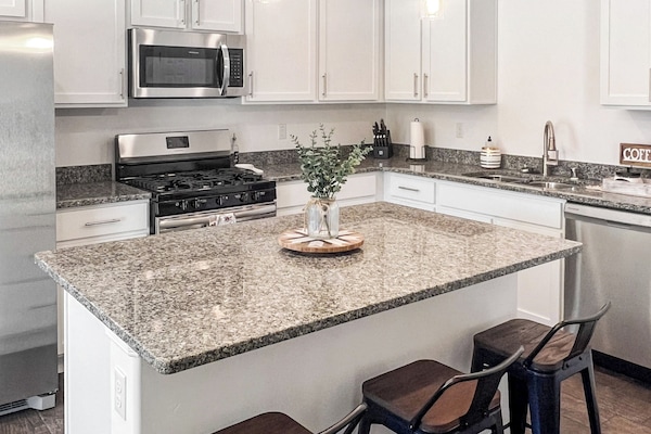 Refrigerador, microondas, horno, placa de cocina