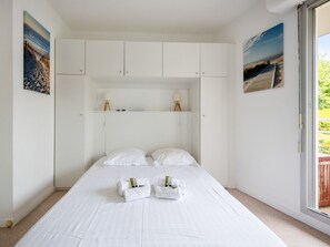 1 bedroom, iron/ironing board, WiFi, bed sheets