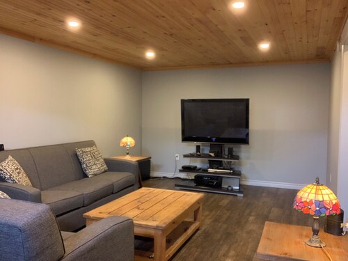 Ideal Location! 5 mins to Downtown Charlottetown, Tea Hill Beach, 2 Golf Courses