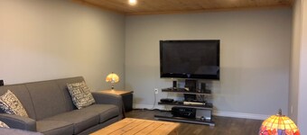 Ideal Location! 5 mins to Downtown Charlottetown, Tea Hill Beach, 2 Golf Courses