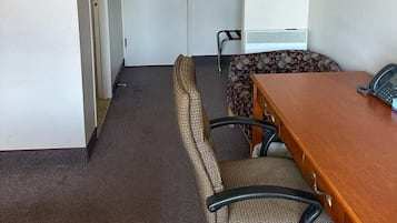 طراز فريد لكل وحدة ومكتب وتجهيزات عازلة للصوت وواي فاي مجانًا