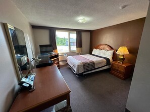 Muebles diferentes, escritorio, sistema de insonorización y wifi gratis 