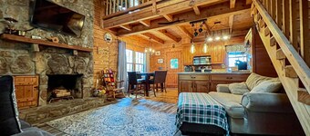 Spend Easter at Happy’s Hideaway- Fiber Wifi and Hot tub - Callaway Gardens