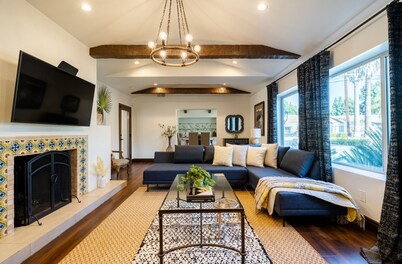 Spanish Villa Heated Pool/Jacuzzi/Pingpong/Mini-golf