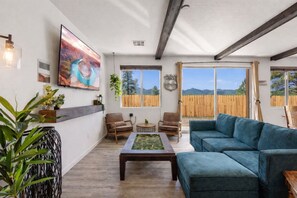 Unclassified image, 3 of 69, button