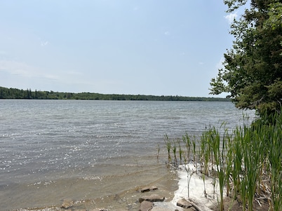 Lakefront Cabin on the trails in St.Ignace (Chain Lake Hideaway)