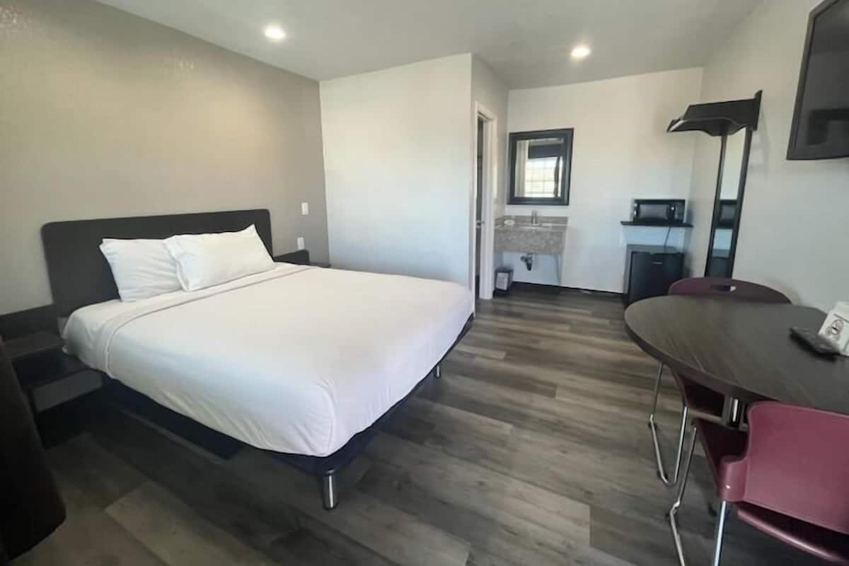1 slaapkamer, een bureau, gratis wifi, beddengoed