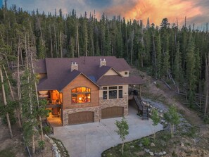 Exterior - Luxury 4,200 sq ft duplex perched above Breckenridge overlooking the 10-mile range! (Breckenridge)