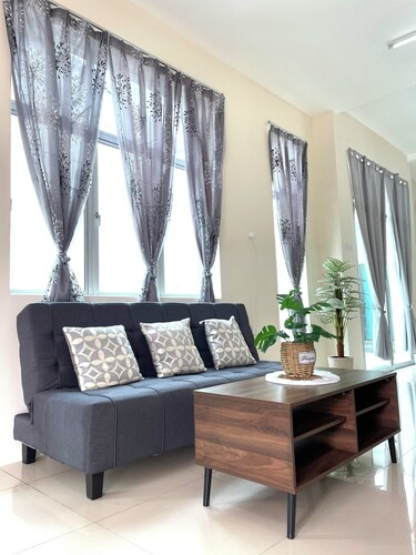 Housing Semi D Type Zero End Lot