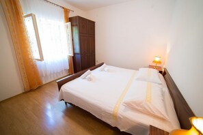Apartment, Smoking - Zora - With Large Garden Terrace - A 5 Donji-polanda (Supetar)