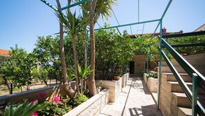 Apartment, Smoking - Zora - With Large Garden Terrace - A 5 Donji-polanda (Supetar)