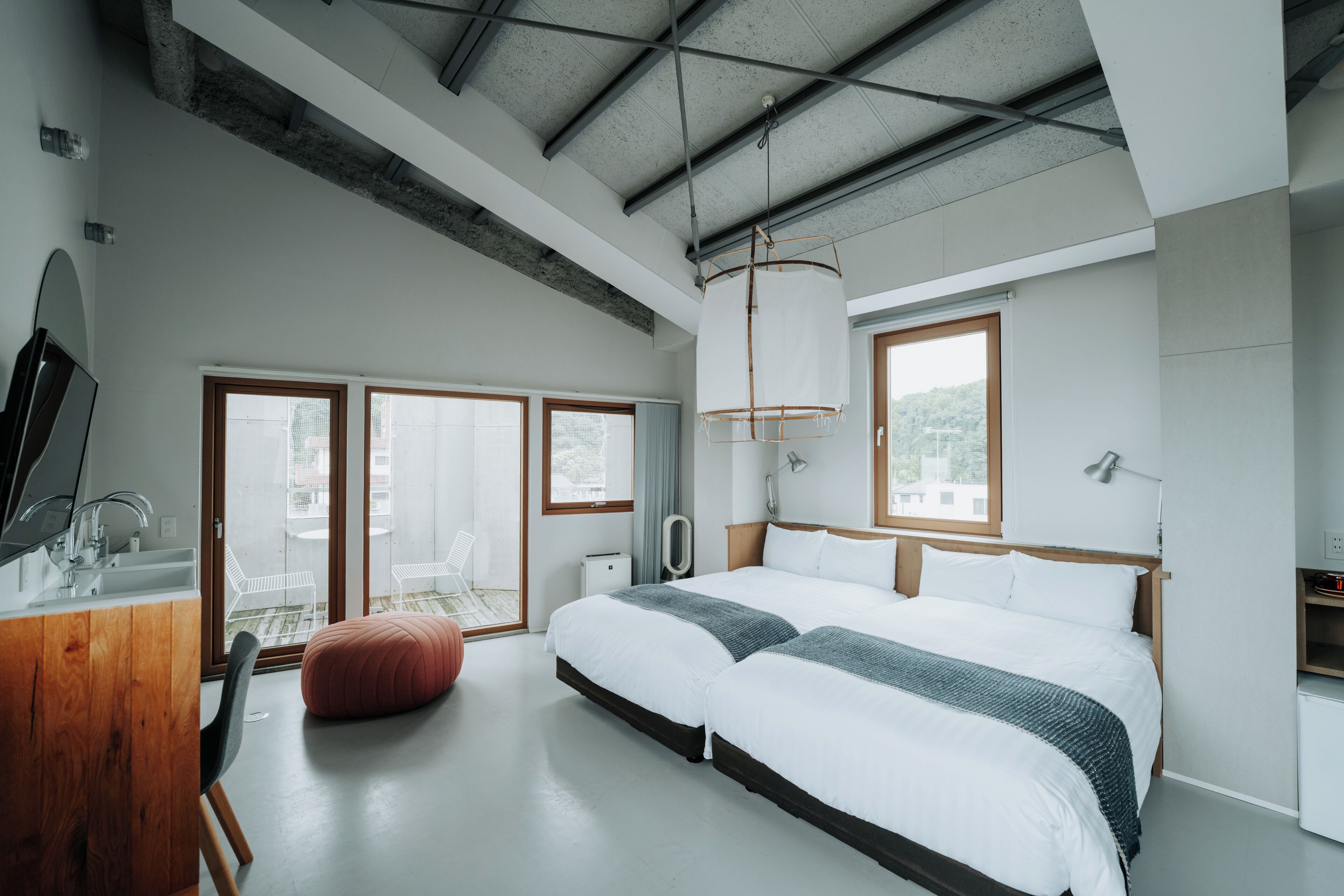 Suite Room | In-room safe, desk, blackout drapes, iron/ironing board