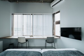 豪華雙床房, 非吸煙房 | 羽絨被、房內夾萬、書桌、遮光窗簾/窗簾