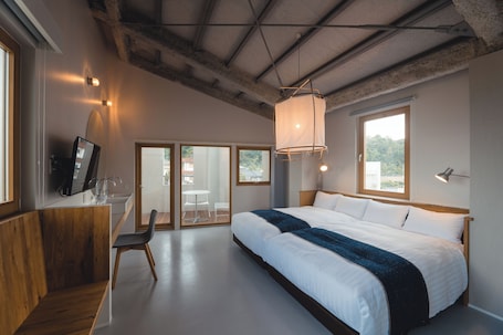 Superior Twin Room | In-room safe, blackout drapes, iron/ironing board, free WiFi