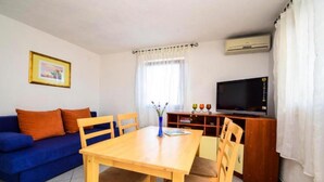 Apartment - Marijan - With Terrace - A1 2 2 (Pakostane)