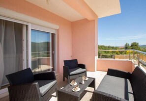 House | 3 bedrooms - Holiday Houses, Villas Marina - Quiet & Spacious (Bilice)