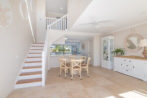 Interior - Unit 15 - 3 Bedroom Deluxe Waterfront (Noosa)
